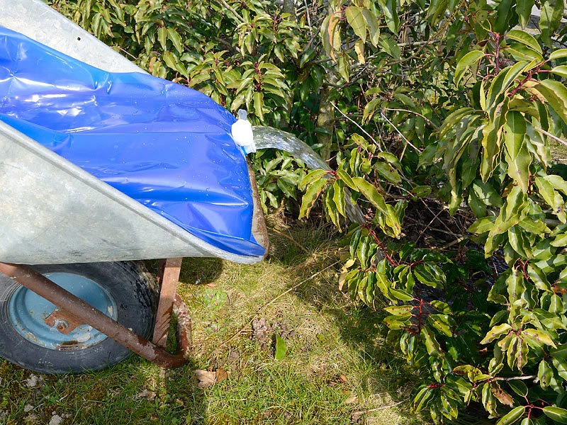 AGT Wassersack:Wasserbehälter Für Die Schubkarre, 80 Liter 7 AGT Wassersack:Wasserbehälter Für Die Schubkarre, 80 Liter – Bild 5