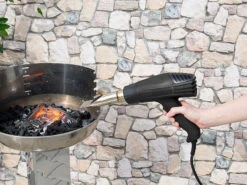 AGT Heißluft Grillanzünder:Grillanzünder-Heißluftpistole Mit 2 Gebläsestufen, Bis 1.800 Watt -Rosenstein & Söhne Shop nx5510 0