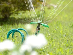 Royal Gardineer Gartenschlauch Dusche:3in1-Gartendusche, Rasensprinkler & Wassernebler, Fixierbarer Schlauch -Rosenstein & Söhne Shop nx6045 22