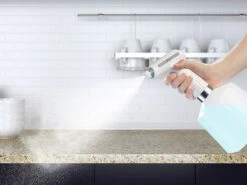 AGT Akku Sprühflasche:2er-Set Akku-Pump-Drucksprüher Mit Einstell-Düse, Je 1,5 Liter 15 AGT Akku Sprühflasche:2er-Set Akku-Pump-Drucksprüher Mit Einstell-Düse, Je 1,5 Liter -Rosenstein & Söhne Shop zx6203 7